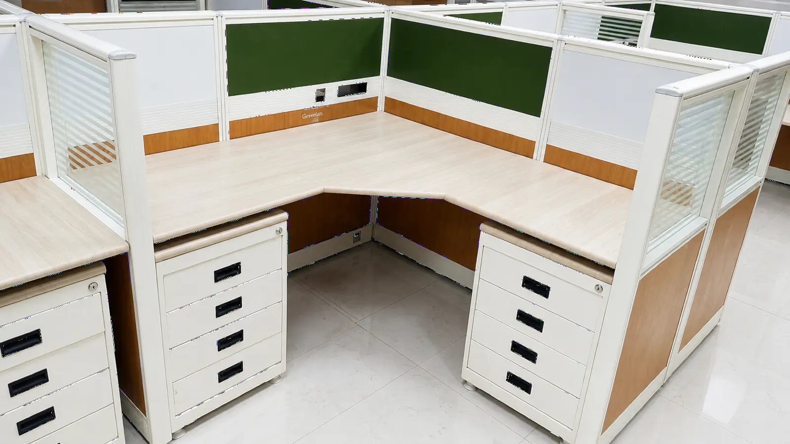 L-Shaped Workstations — Harmano Space Solutions
